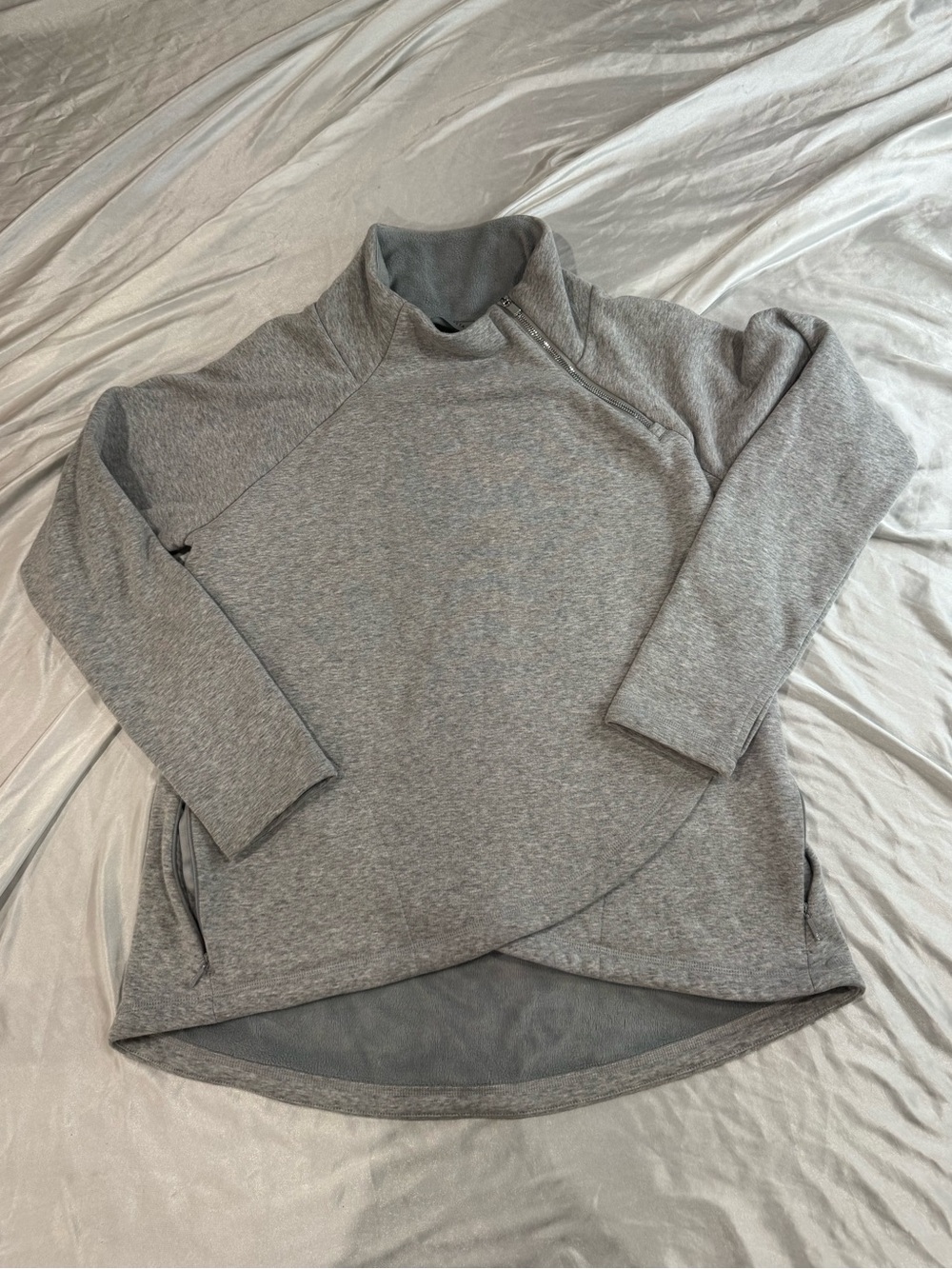 Athleta Cozy Karma Asym Pullover in heather gray, women’s size Large